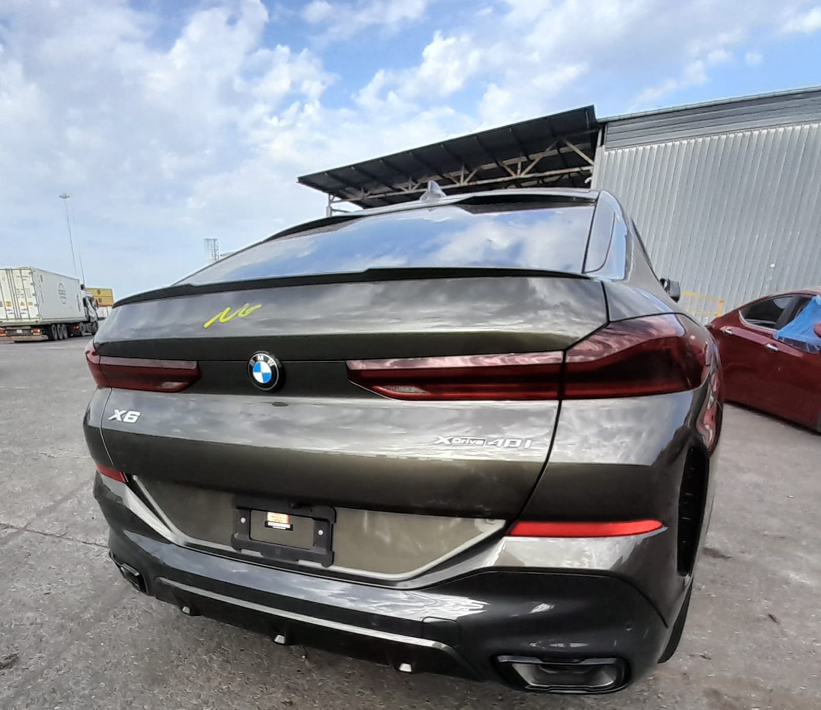 BMW X6 2023 GOLD vin: 5UXCY6C02P9R94949